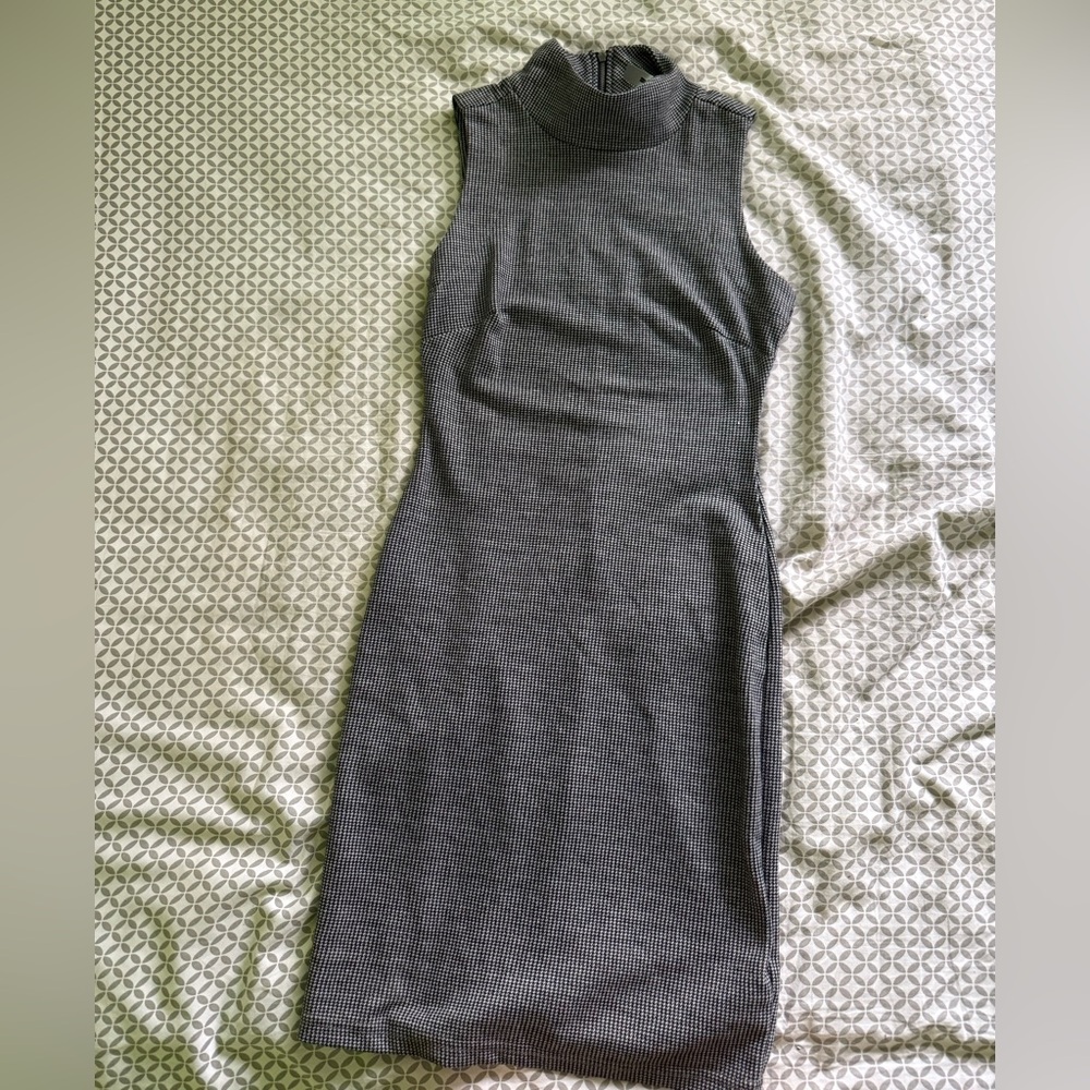 Design Lab Lord & Taylor Gray Sleeveless Dress